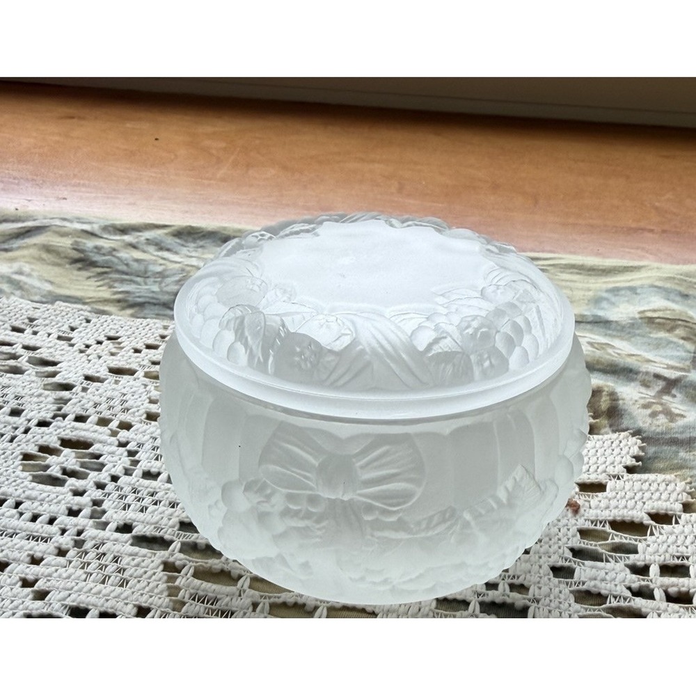 Vintage Curt Schlevogt Ingrid Czech Frosted Glass Fruit Bow Trinket Jewelry Box